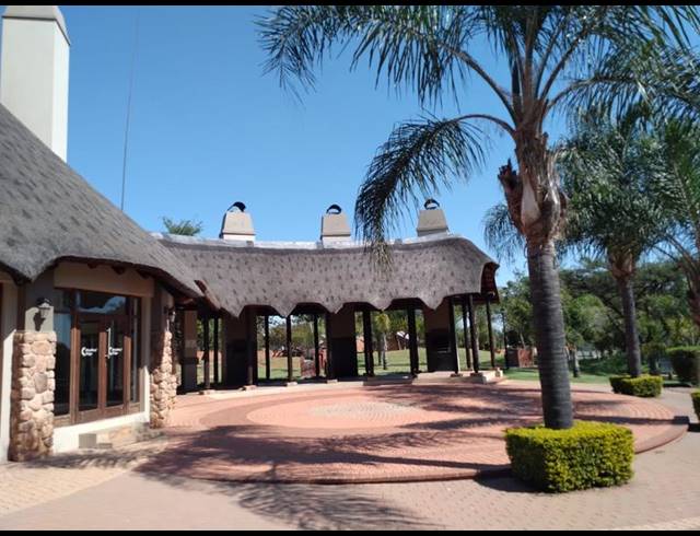 2 BEDROOM APARTMENT FOR SALE IN MOOIKLOOF RIDGE ESTATE